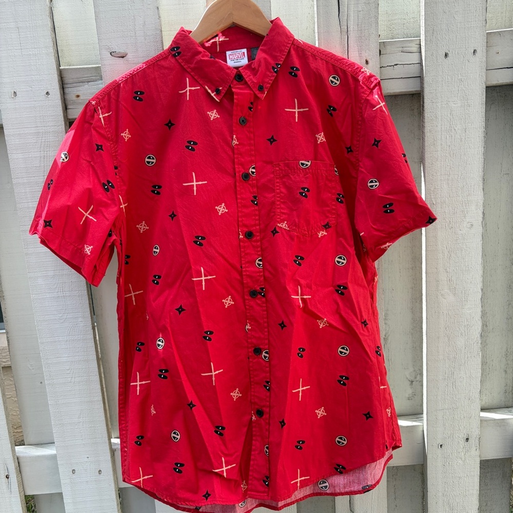 Marvel Deadpool Short-Sleeve Button-Down Shirt